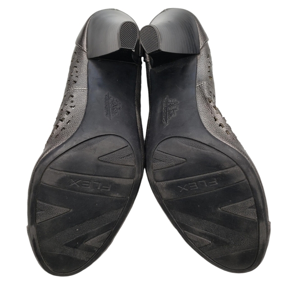 Life Stride | Metallic Pewter Almond Toe Slip On Memory Foam Flex Pumps Womens 8 - Picture 10 of 13